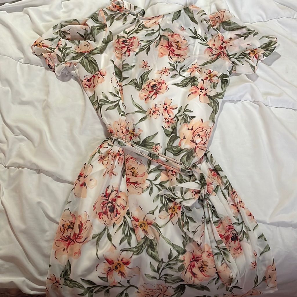 Dynamite Floral Smock Dress